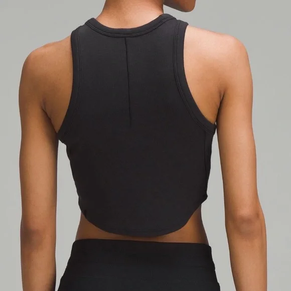 BNWT lululemon hold tight cropped tank - Picture 4 of 8